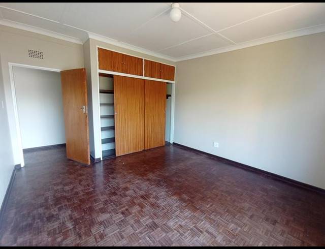 1 BEDROOM PROPERTY TO RENT IN FLORIDA LAKE